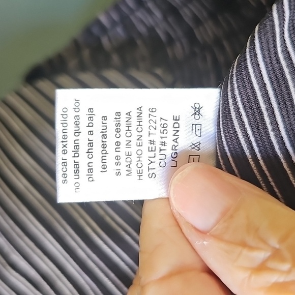 French Kiss Crop Top Size Large Black And White Pin Striped. - Picture 9 of 9